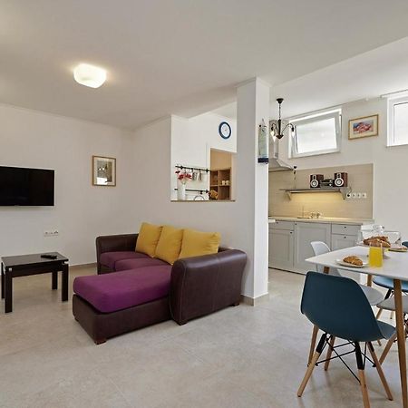 Smuketa In Trogir Haus Fuer 4 Personen Villa Екстериор снимка