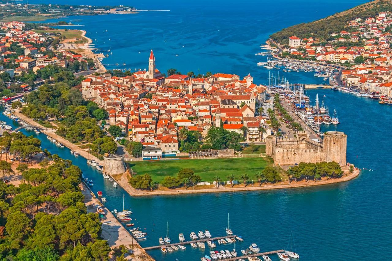 Smuketa In Trogir Haus Fuer 4 Personen Villa Екстериор снимка