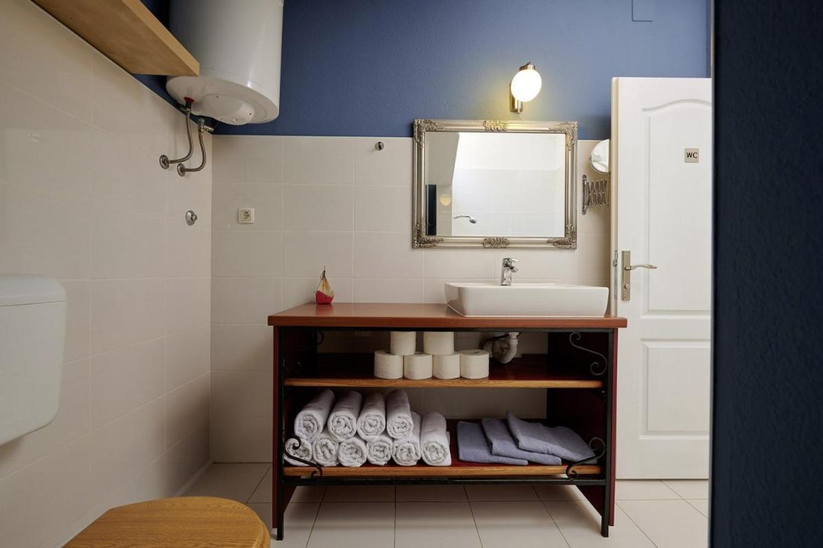 Smuketa In Trogir Haus Fuer 4 Personen Villa Екстериор снимка