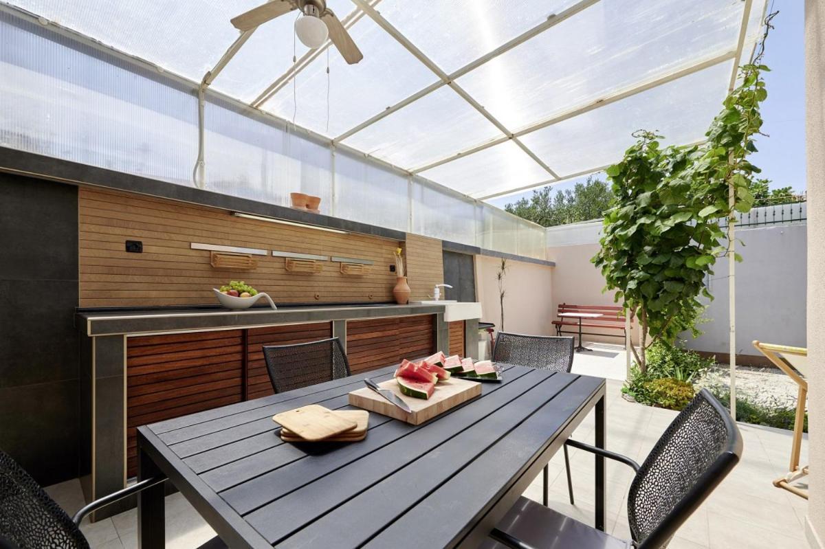 Smuketa In Trogir Haus Fuer 4 Personen Villa Екстериор снимка